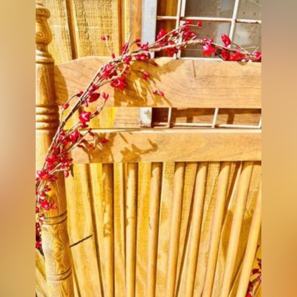 *Americana Star Pip Berry Garland - Picture 8 of 10